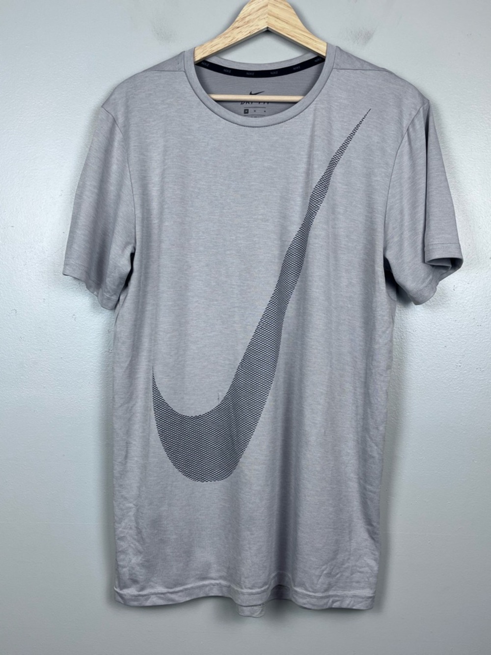 Nike Men's Dri-Fit Breathe Swoosh Performance Training Tee Shirt BQ5228 Size M